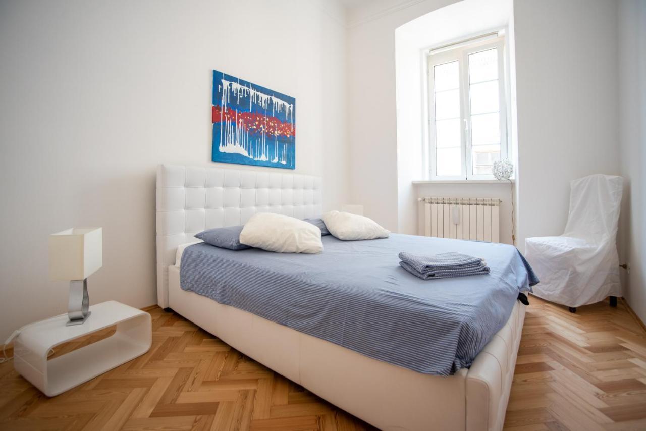 Art & History - New - Modern Classic Apartment Trieste Exterior foto